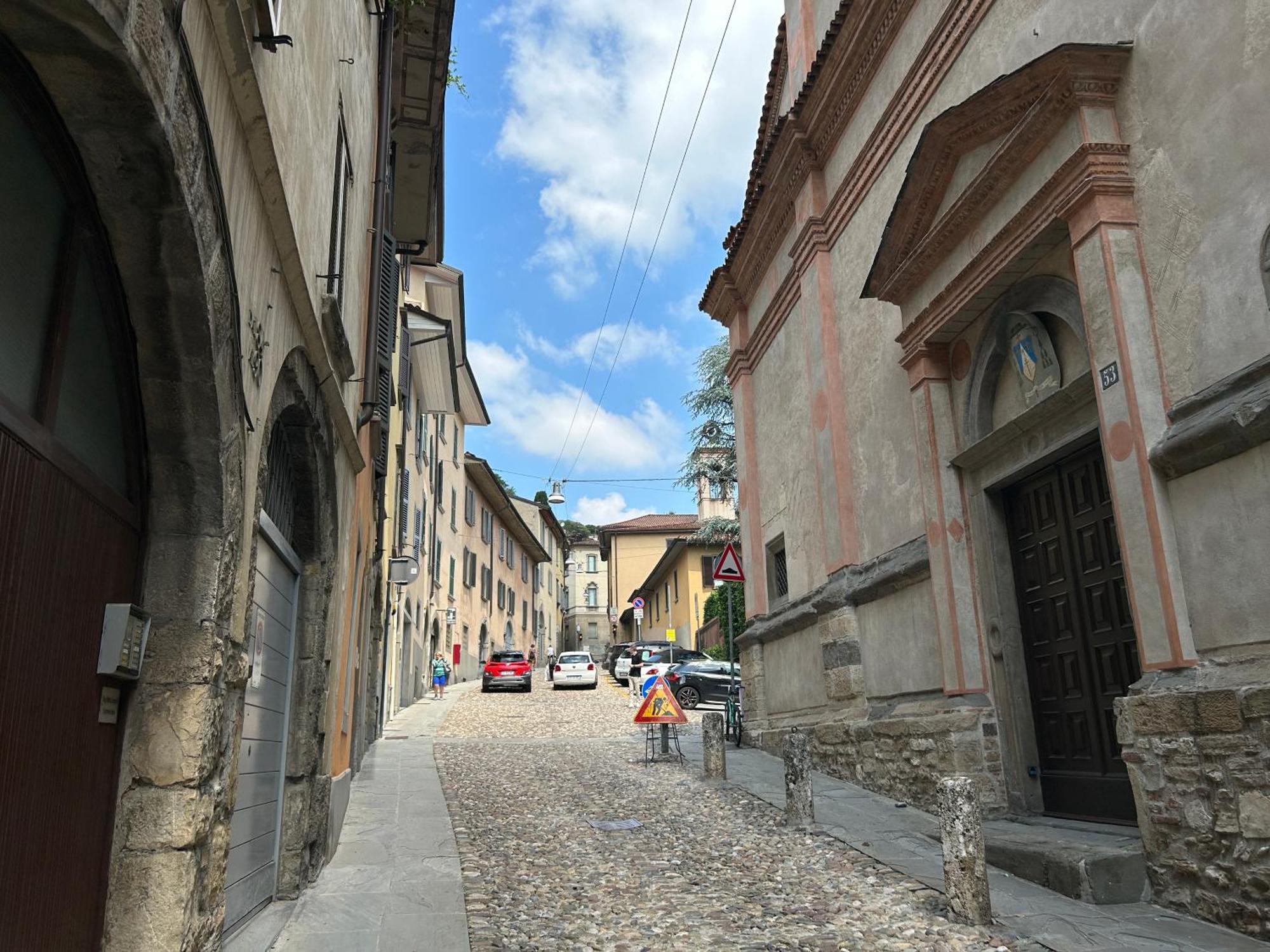 Alessandro 82 - Immobili E Soluzioni Rent แบร์กาโม ภายนอก รูปภาพ
